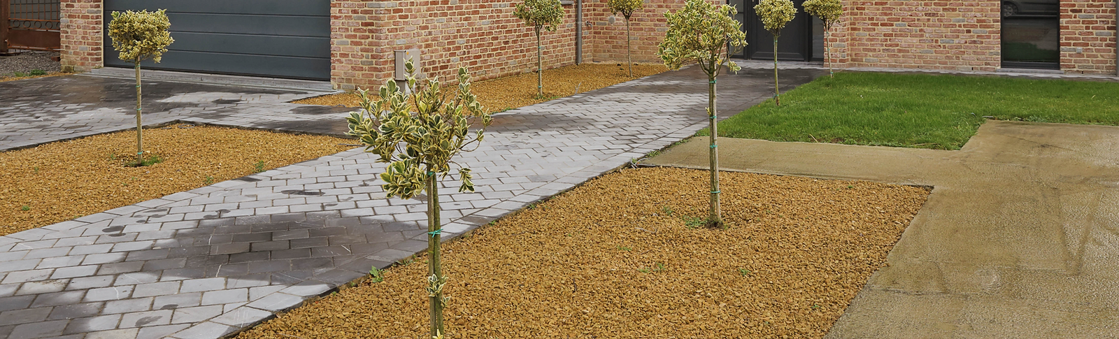 Elegant Hardscape Paver Walkways